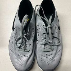 Nike Flex Run Gray Sneakers